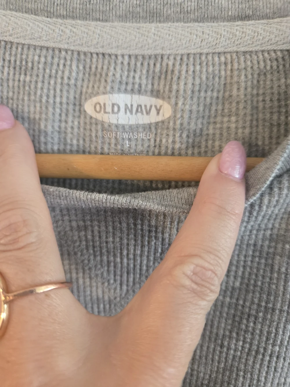 Old Navy Light Gray Long-Sleeve Thermal Crew